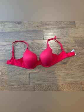Victoria's Secret Red Padded T-Shirt Bra